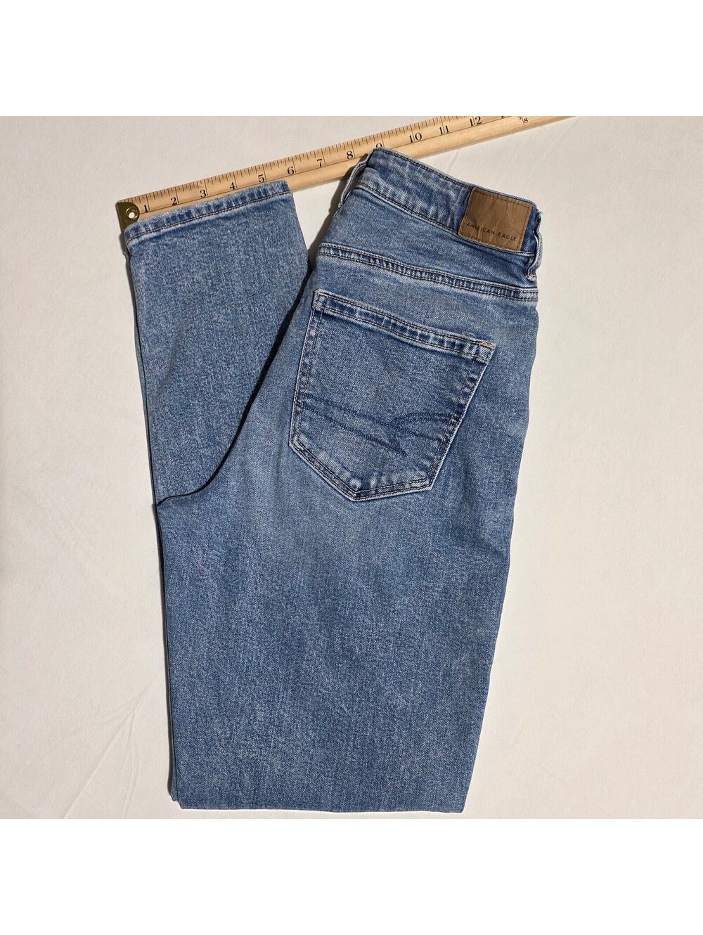 American Eagle Mom Jean Ripped Light Wash Blue Denim Jeans Size 2 Regular
